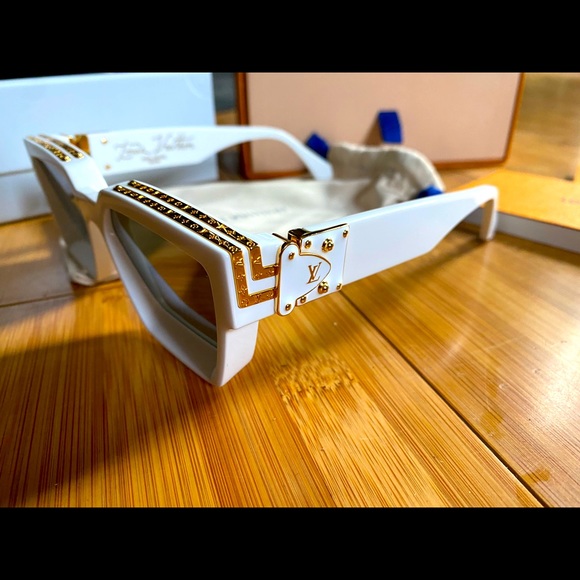 Louis Vuitton Sunglasses - Picture 1 of 7